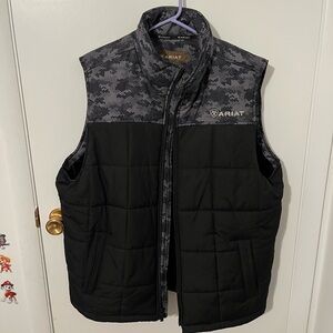 Men’s ariat vest